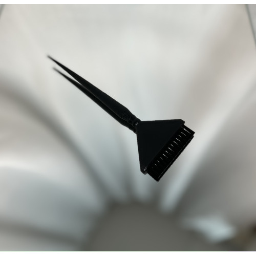 Кисть для кератина c коротким ворсом средней жесткости, черная