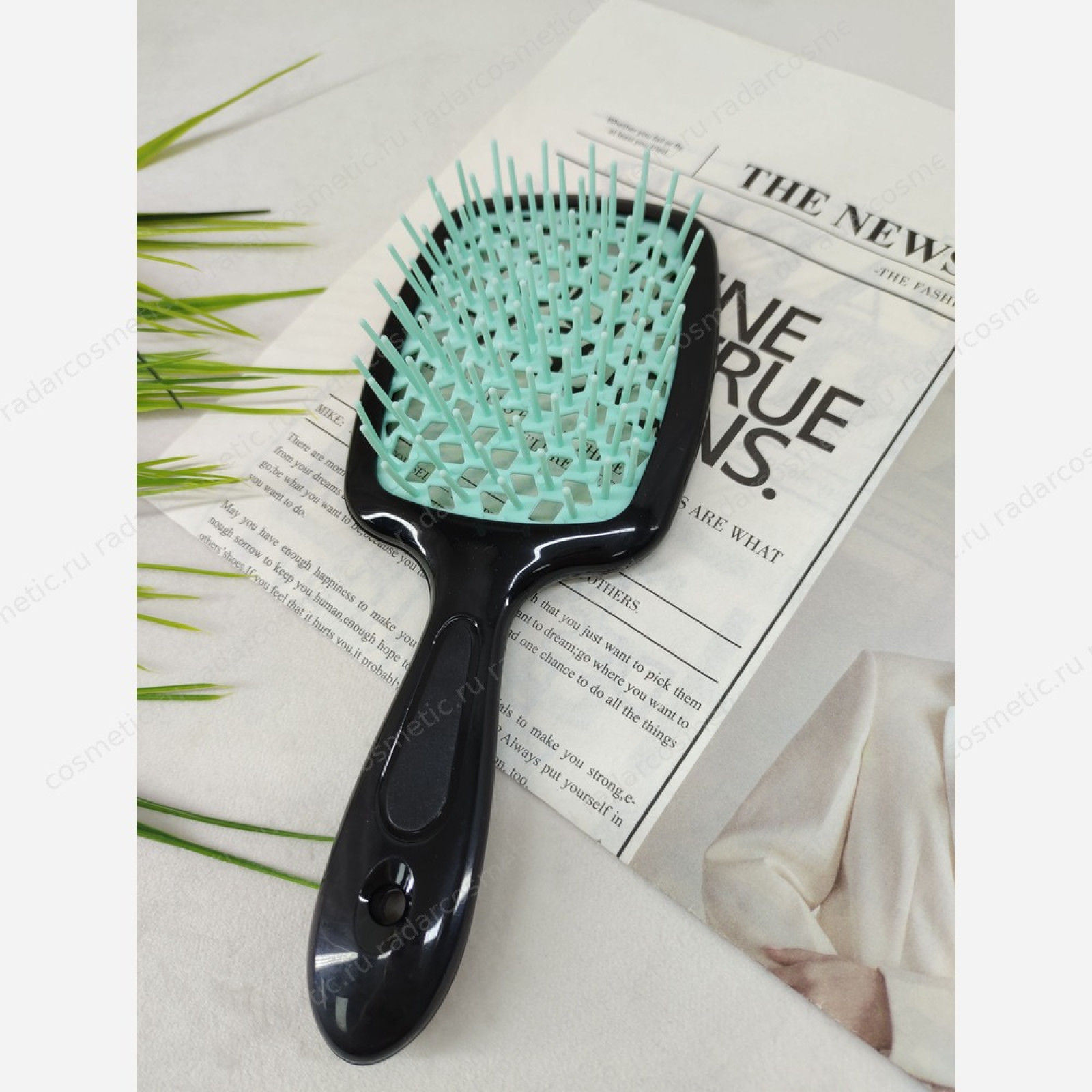 Массажная скелетная расческа для волос Мята Черный корпус